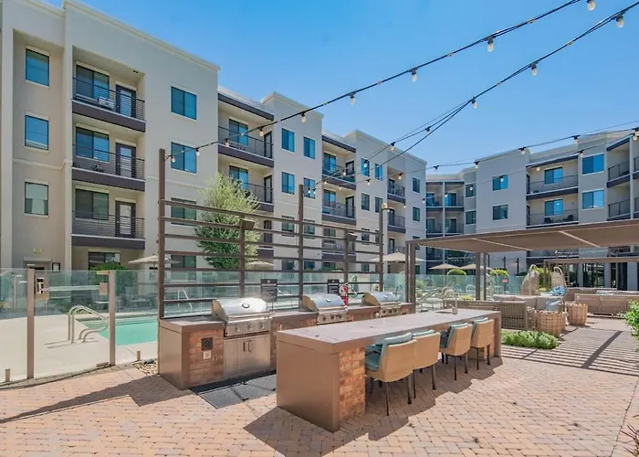 Apartament Spacious 2br Uptown Biltmore Gym Pool Parking Wd