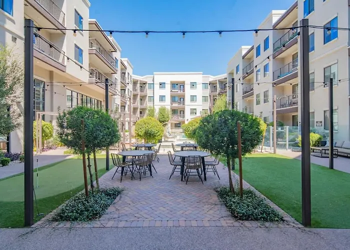 Spacious 2br Uptown Biltmore Gym Pool Parking Wd Apartament *