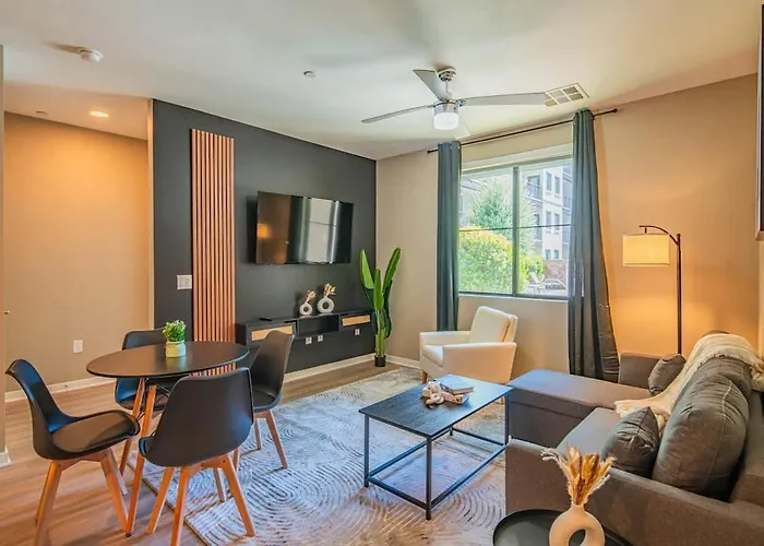 Spacious 2br Uptown Biltmore Gym Pool Parking Wd Phoenix