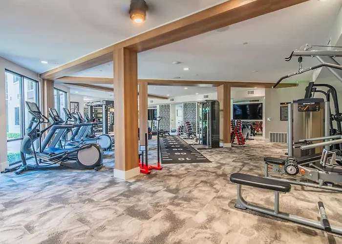Apartament Spacious 2br Uptown Biltmore Gym Pool Parking Wd