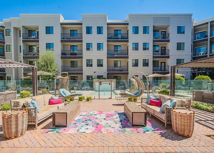 Spacious 2br Uptown Biltmore Gym Pool Parking Wd *